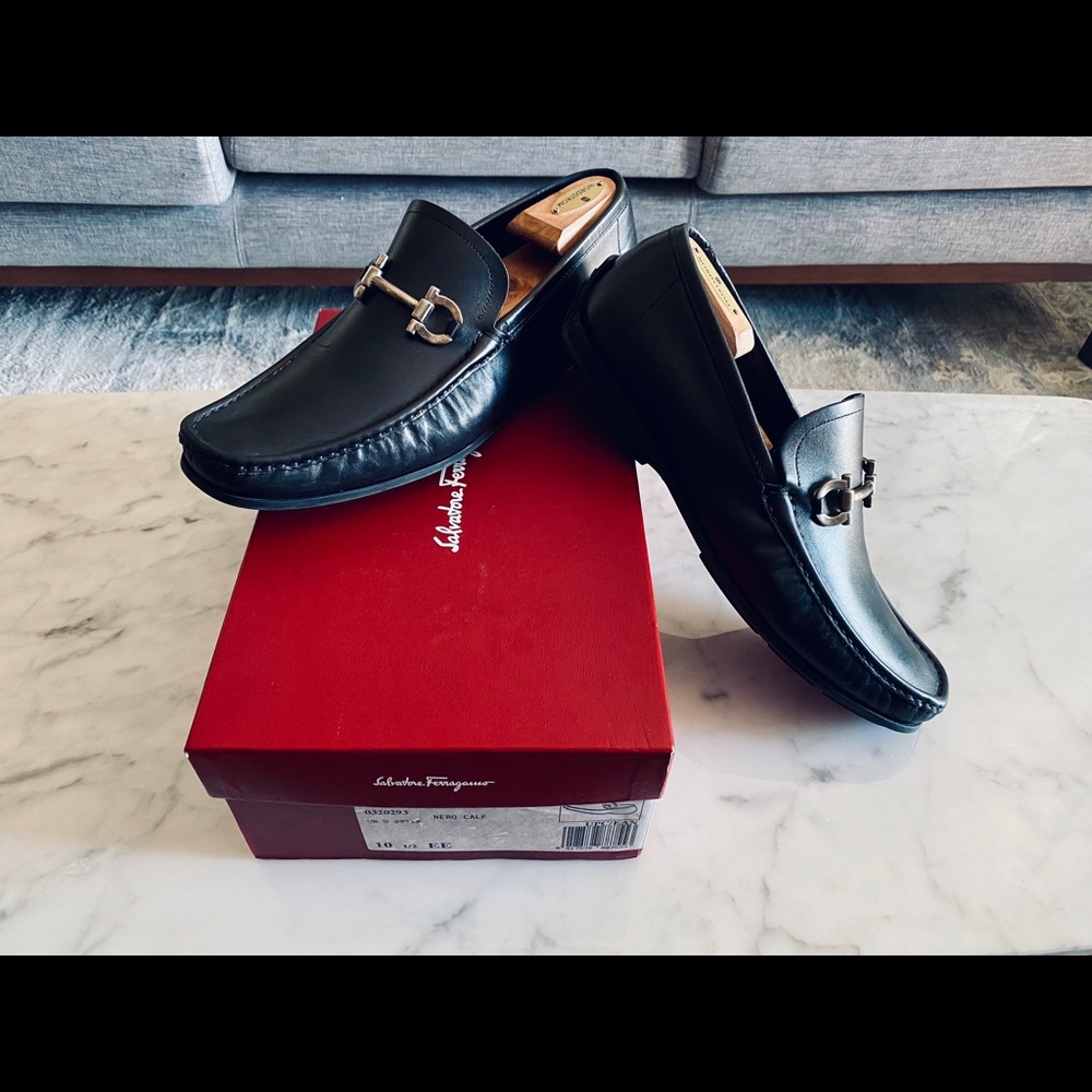 Men’s Ferragamo Blk Leather Loafers - Size 10.5 US